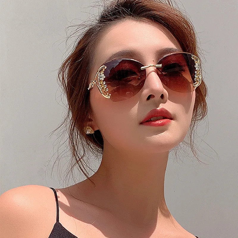 Women's UV Resistant Sunglasses Diamond Studded Eyeglass Frame Minimalist Outdoor Sun Protection Sunglasses
Women's UV Resistant Sunglasses Diamond Studded Eyeglass Frame Minimalist Outdoor Sun Protection Sunglasses