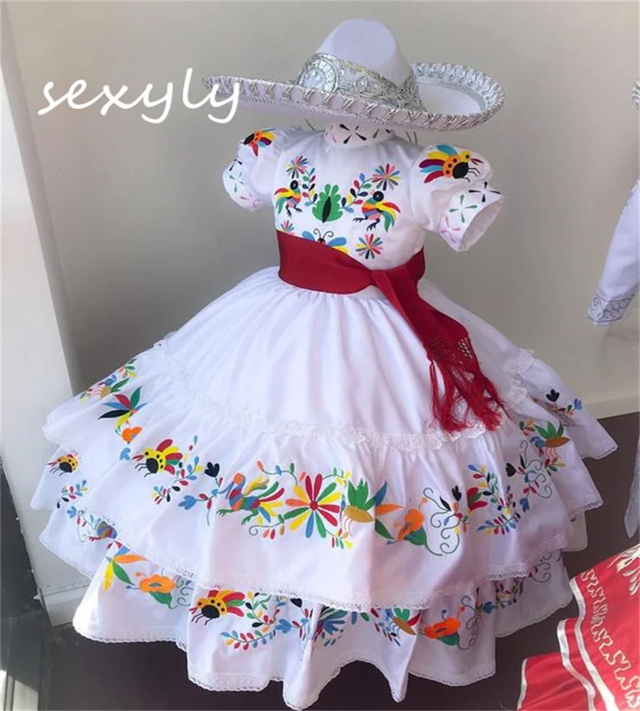 Princess Charro Mexican Flower Girls Dresses 2024 O Neck Short Sleeve Embroidery Kids Pageant Wedding Dress Caramuza Toddler
Princess Charro Mexican Flower Girls Dresses 2024 O Neck Short Sleeve Embroidery Kids Pageant Wedding Dress Caramuza Toddler