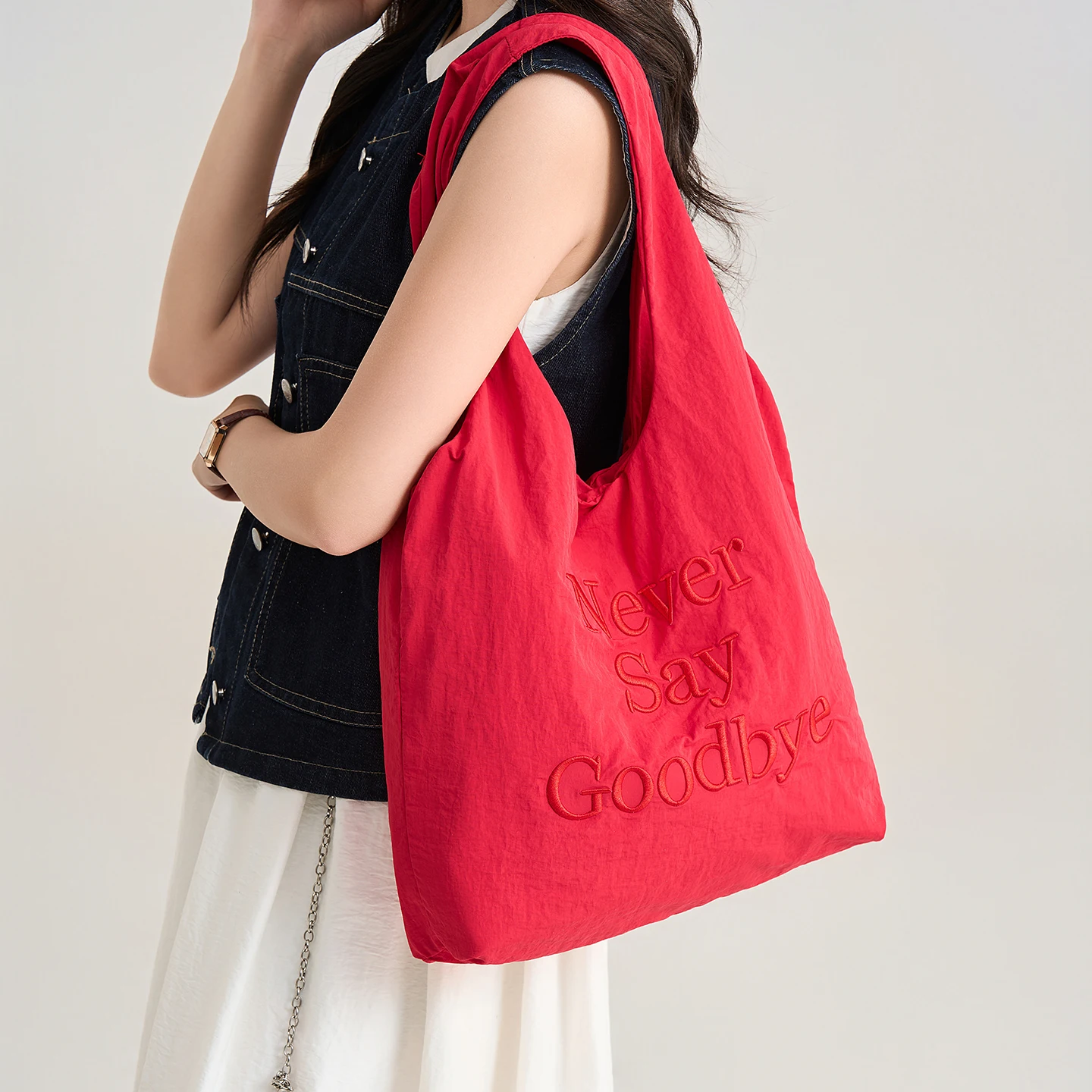 Simple letter embroidery tote bag for women, new style, large capacity, lightweight nylon fabric, handheld single shoulder bag,
Simple letter embroidery tote bag for women, new style, large capacity, lightweight nylon fabric, handheld single shoulder bag,