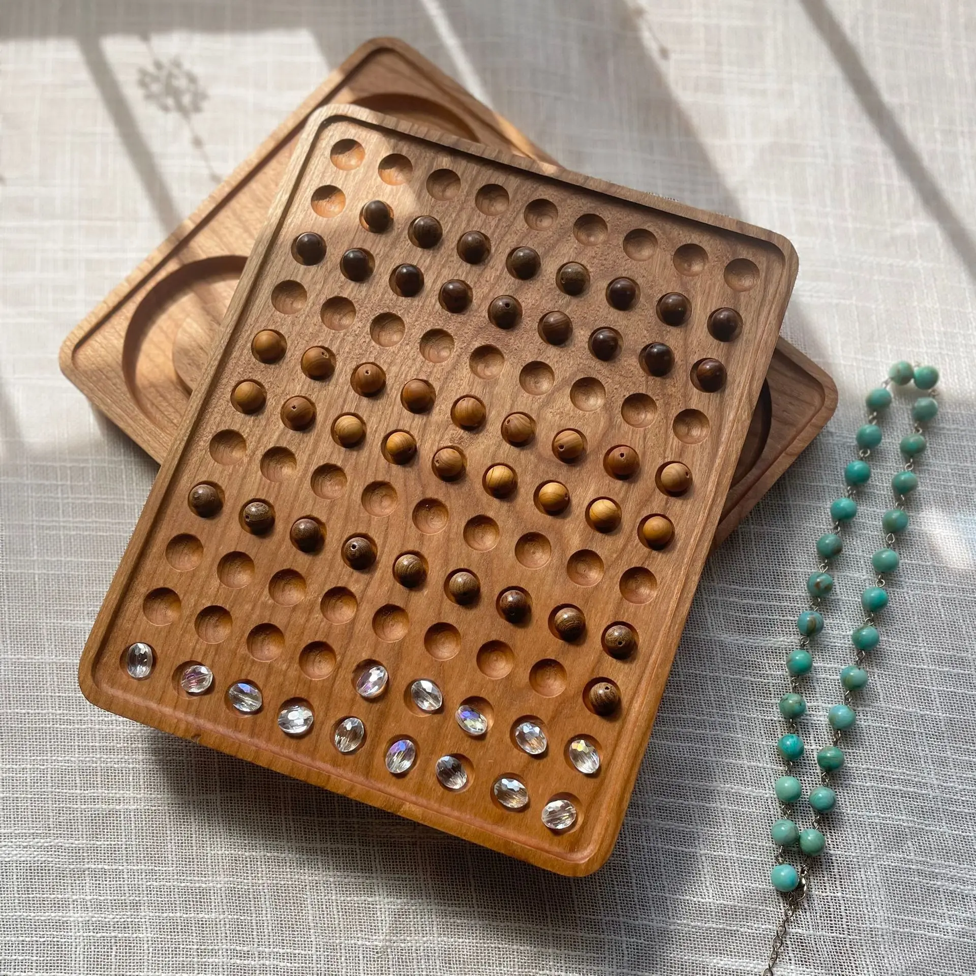 Solid wood North American black walnut jewelry display props, bead bracelets, stationery storage tray, jewelry display rack
Solid wood North American black walnut jewelry display props, bead bracelets, stationery storage tray, jewelry display rack