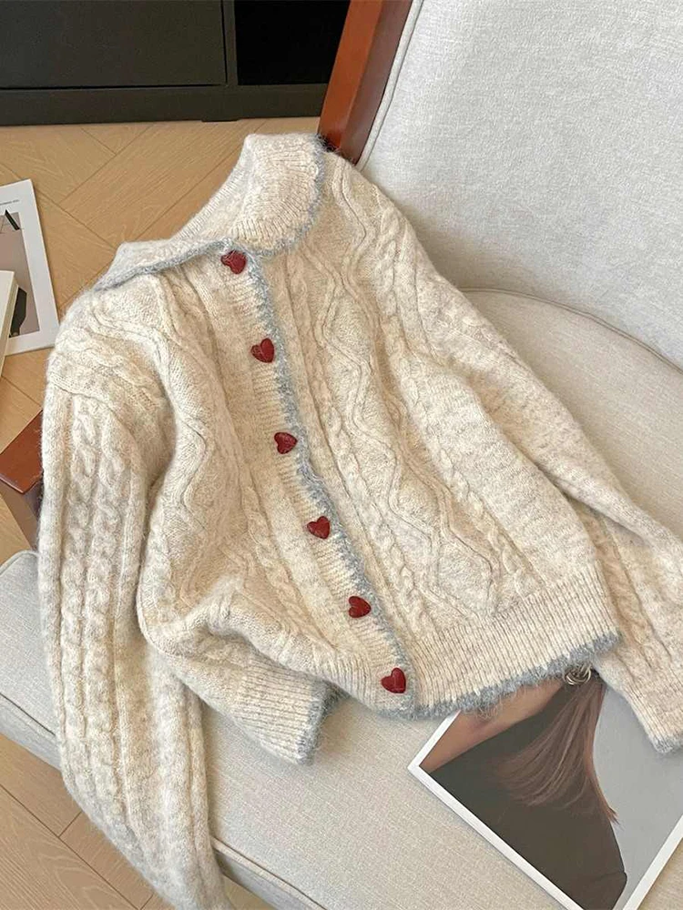 2025 Autumn Winter New Women's Doll Neck Cardigan Sweet Contrast Color Knitwear Women's Design Sense Small Love Button Sweaters
2025 Autumn Winter New Women's Doll Neck Cardigan Sweet Contrast Color Knitwear Women's Design Sense Small Love Button Sweaters