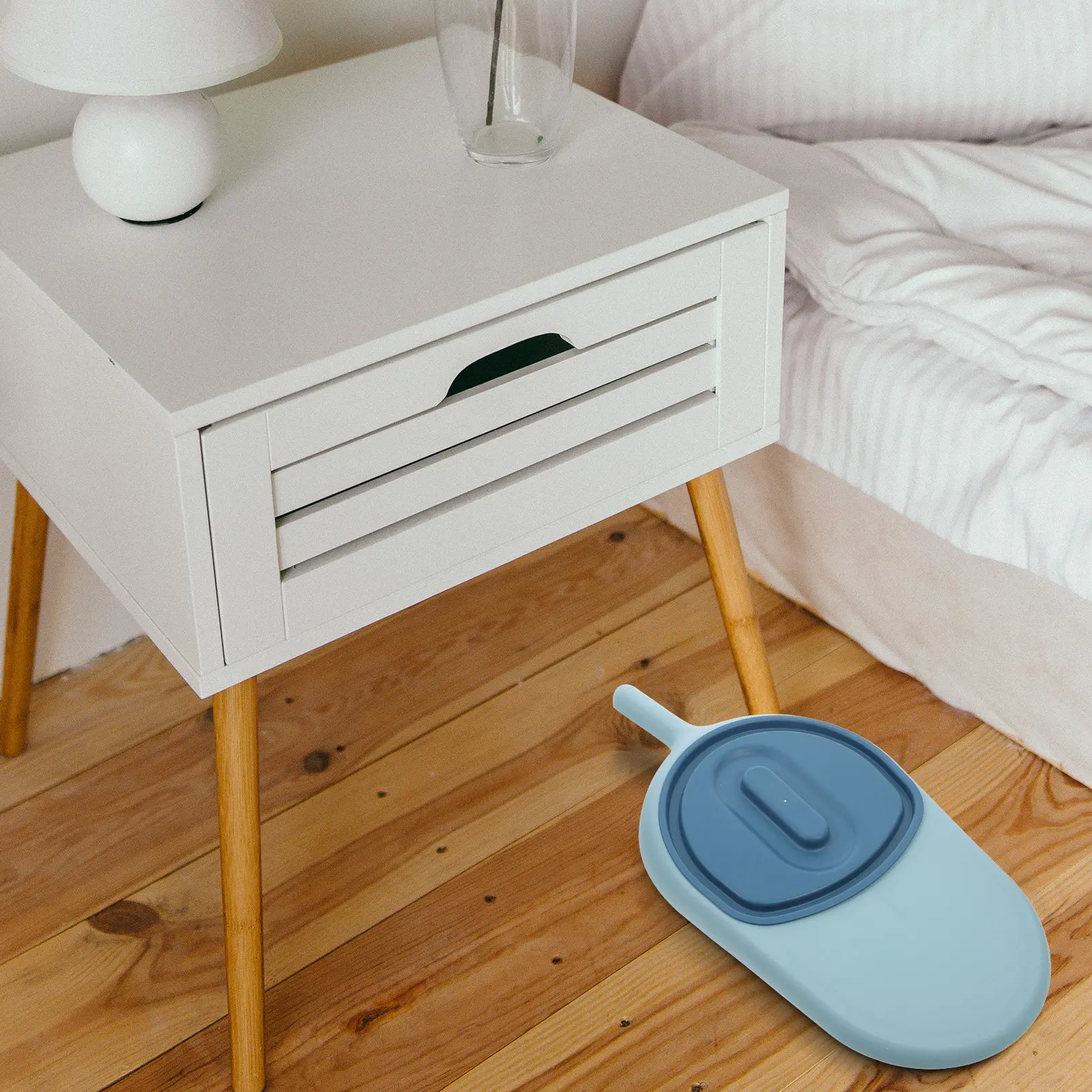 Blue Bed Pan with Lid Spill Proof Heavy Duty Bedpans for Elderly Women Men Bedridden Patients Portable Urinal Comfortable Safe
Blue Bed Pan with Lid Spill Proof Heavy Duty Bedpans for Elderly Women Men Bedridden Patients Portable Urinal Comfortable Safe