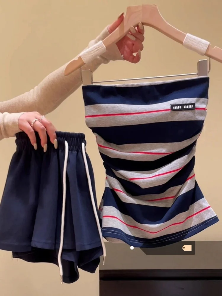 Полосатый укороченный топ-бюстье для женщин с подкладкой на груди, весенний комплект: топ и юбка в студенческом стиле
Полосатый укороченный топ-бюстье для женщин с подкладкой на груди, весенний комплект: топ и юбка в студенческом стиле