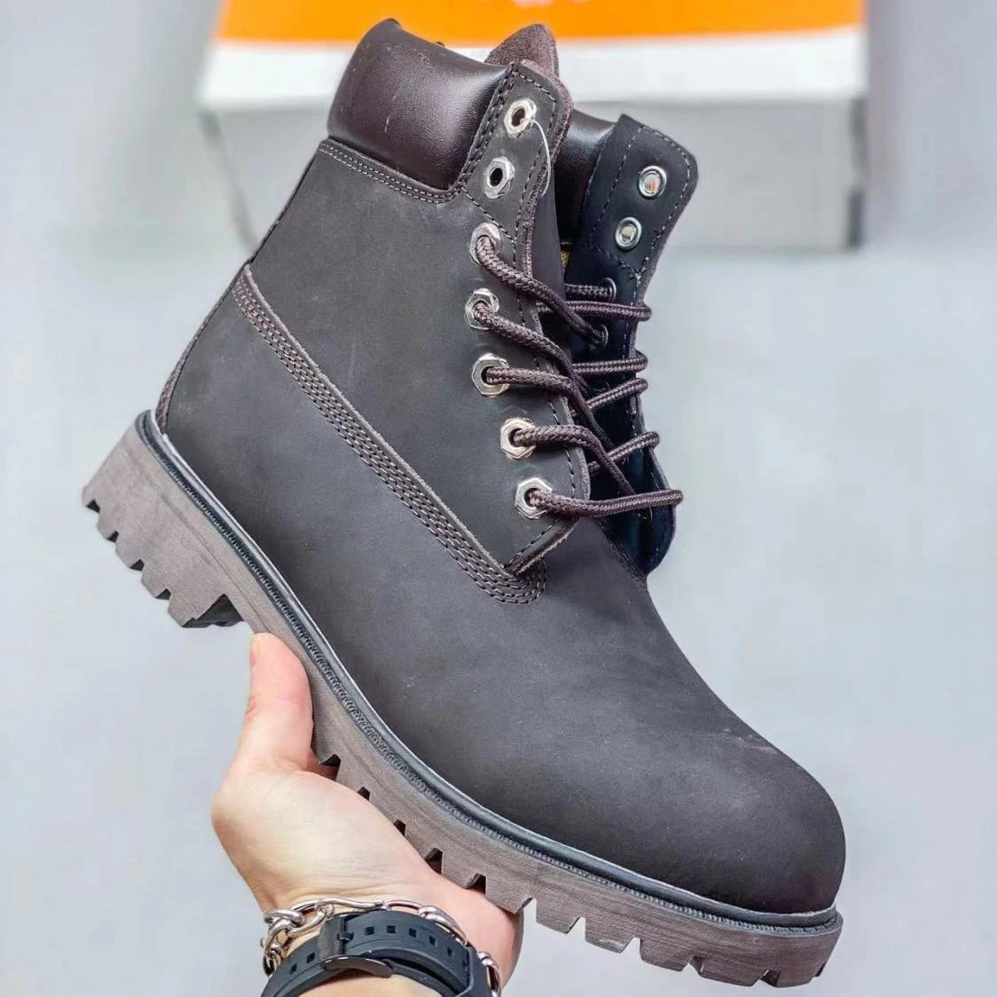 Professional Men Women Climbing Shoes Black Yellow Leather Outdoor Mens Boots High Top Anti-Slip Hiking Shoes Man Mountain Shoe
Professional Men Women Climbing Shoes Black Yellow Leather Outdoor Mens Boots High Top Anti-Slip Hiking Shoes Man Mountain Shoe