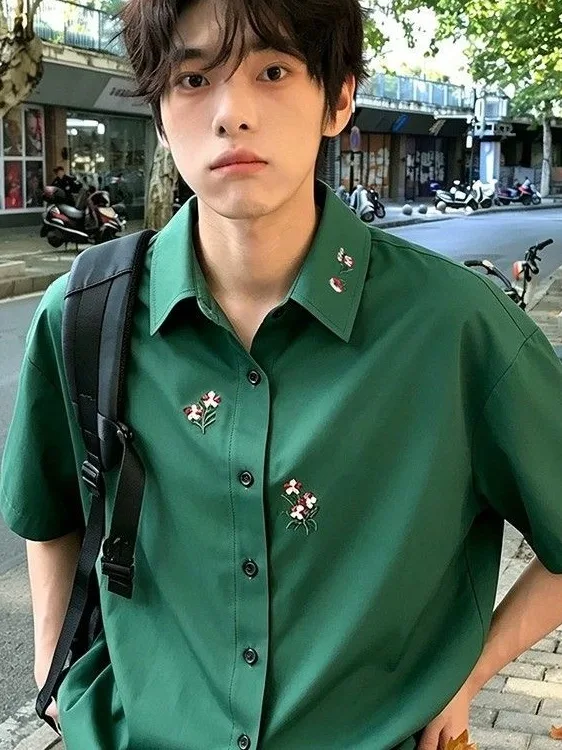 Green American Style Floral Embroidery Shirt Short Sleeve Men Summer Fashion High End Ice Silk Drapey Outerwear Breathable
Green American Style Floral Embroidery Shirt Short Sleeve Men Summer Fashion High End Ice Silk Drapey Outerwear Breathable