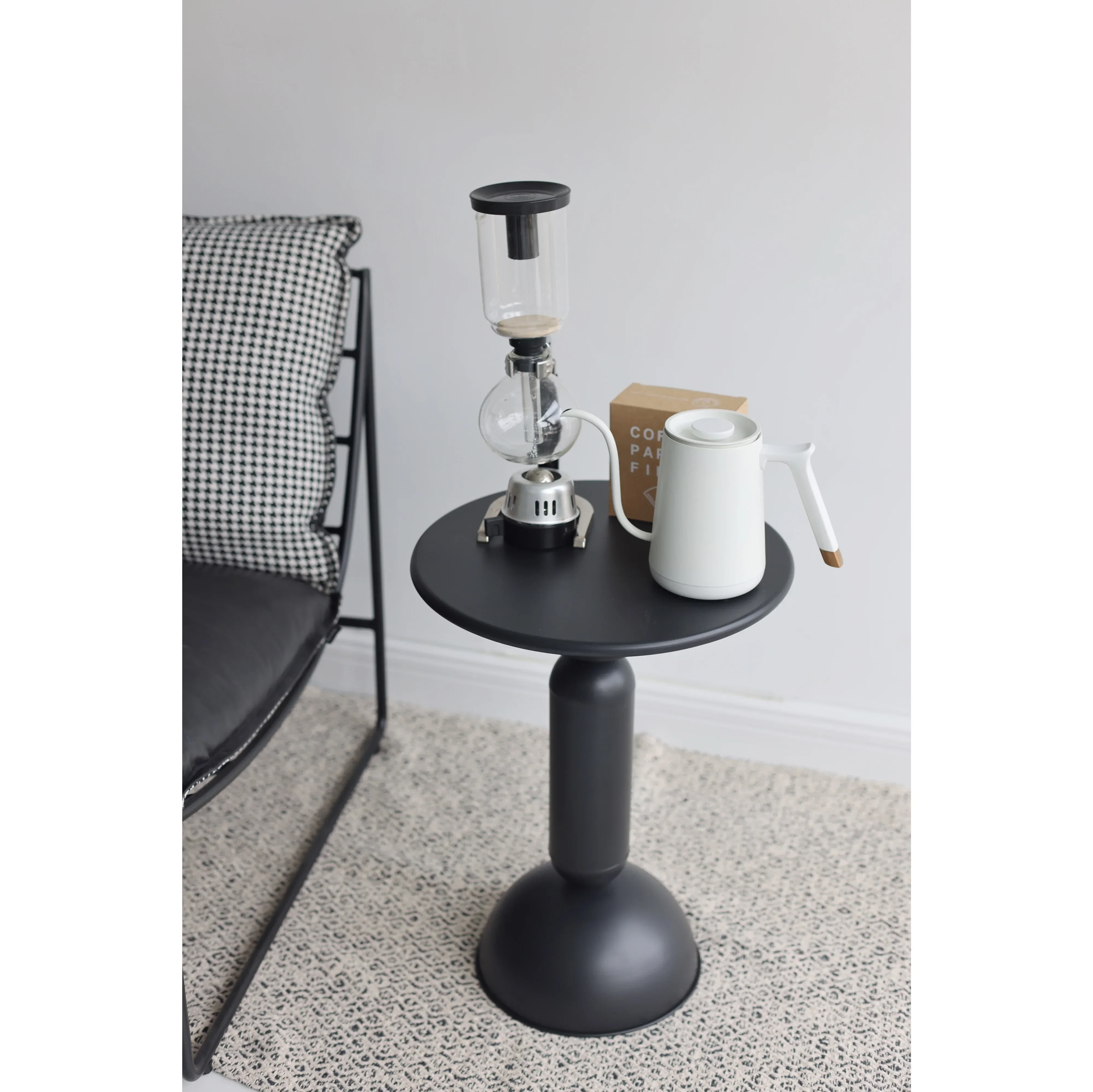 Nordic Design Minimalist Art Modern Geometric Sofa Side Table Iron Art Coffee Table Furniture Round Tables Living Room Vintage
Nordic Design Minimalist Art Modern Geometric Sofa Side Table Iron Art Coffee Table Furniture Round Tables Living Room Vintage