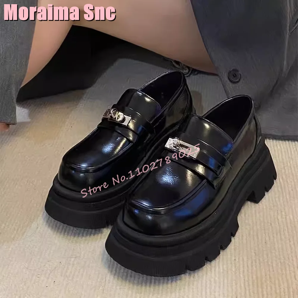 Metal Lock Decor Round Toe Loafers Thick Sole Block Heeled Slip On Fashion Black Solid Casual Women‘s Shoes 2024 Spring Summer
Metal Lock Decor Round Toe Loafers Thick Sole Block Heeled Slip On Fashion Black Solid Casual Women‘s Shoes 2024 Spring Summer