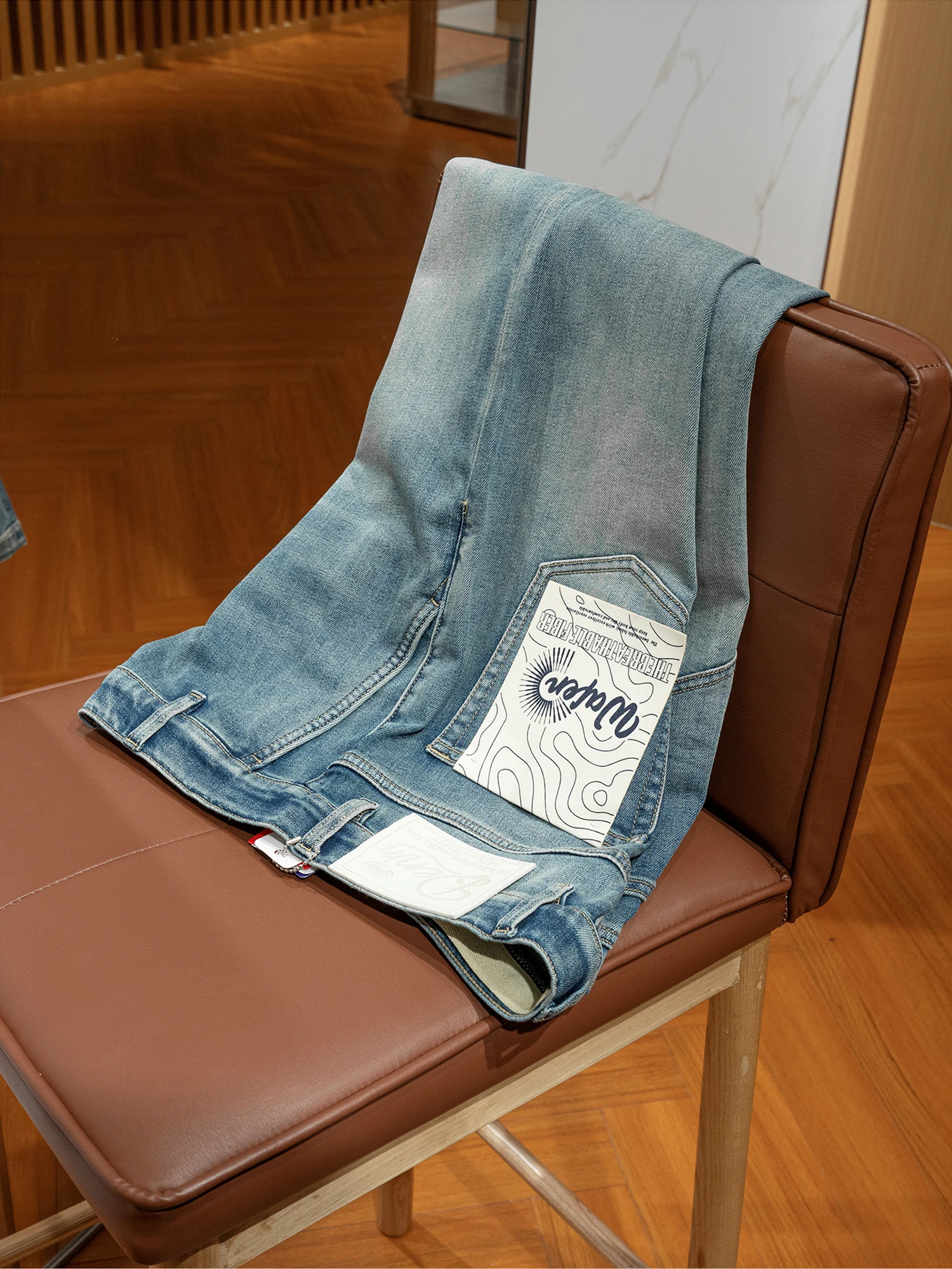 Vintage Washed Men's Comfortable Elastic Loose Straight Leg Jeans Thin Cotton Lyocell Blend Light Blue Fashion Urban Style
Vintage Washed Men's Comfortable Elastic Loose Straight Leg Jeans Thin Cotton Lyocell Blend Light Blue Fashion Urban Style