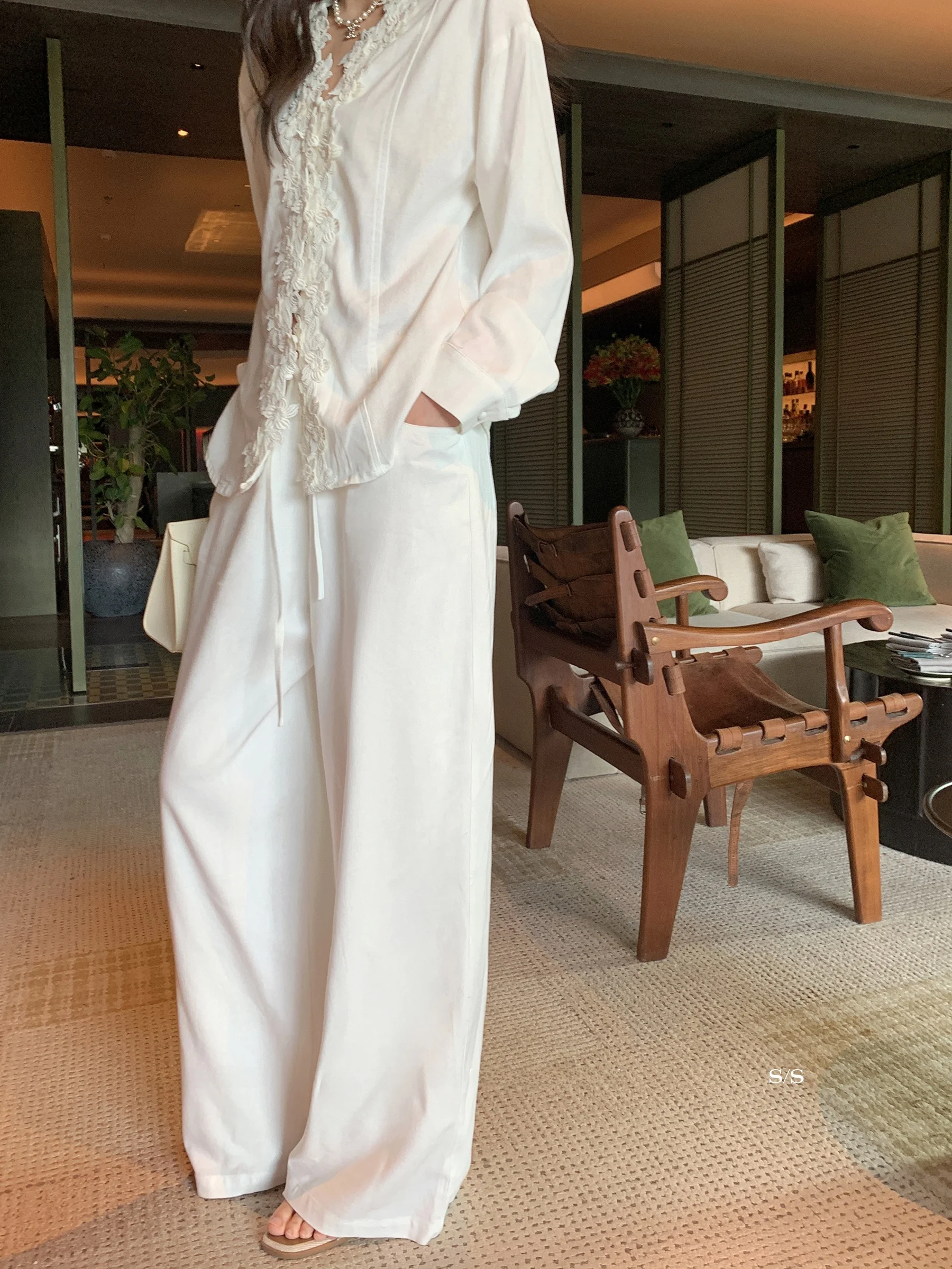 Sam Seoi Women's Casual Straight Leg Pants Linen Drawstring Loose Fit White Lazy Style Spring New Arrival High Waist Trousers
Sam Seoi Women's Casual Straight Leg Pants Linen Drawstring Loose Fit White Lazy Style Spring New Arrival High Waist Trousers
