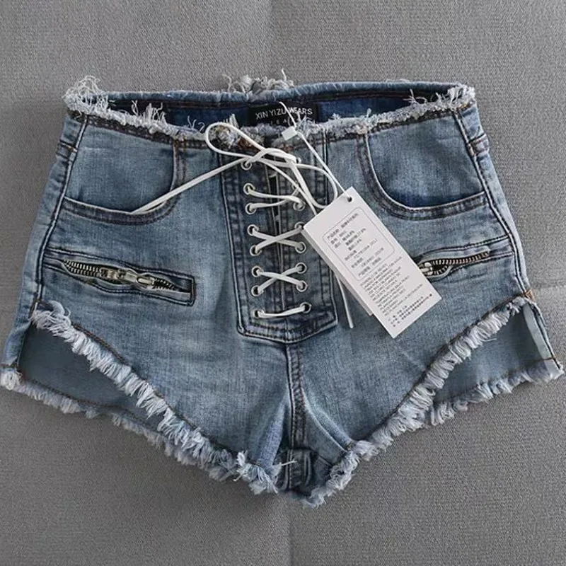 2022 Women Loose Mid Waist Crimping Denim Shorts Fitness Cotton Pockets Lace-up Short Jeans
2022 Women Loose Mid Waist Crimping Denim Shorts Fitness Cotton Pockets Lace-up Short Jeans