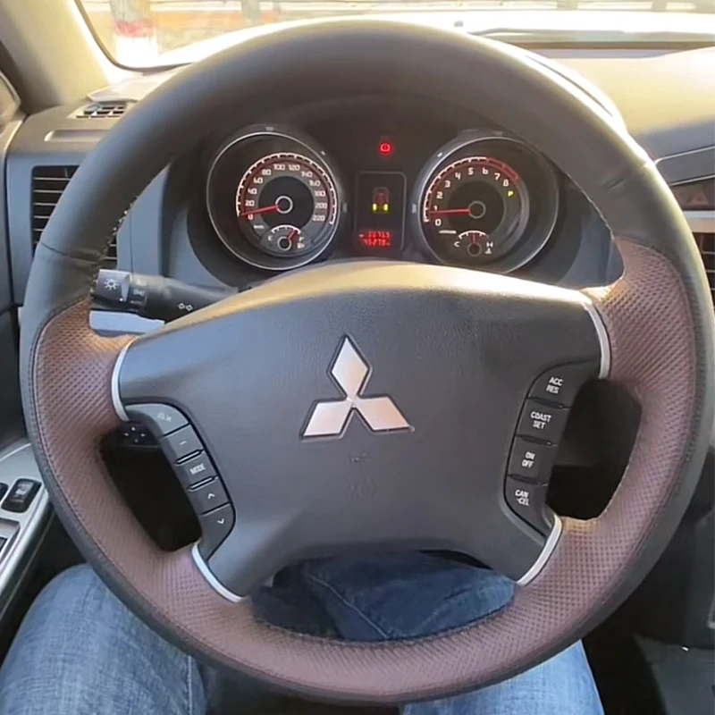 DIY Hand Sewing Car Steering Wheel Cover for Mitsubishi Old Style Pajero V93 V97 Car Genuine Leather Interior Accessories
DIY Hand Sewing Car Steering Wheel Cover for Mitsubishi Old Style Pajero V93 V97 Car Genuine Leather Interior Accessories