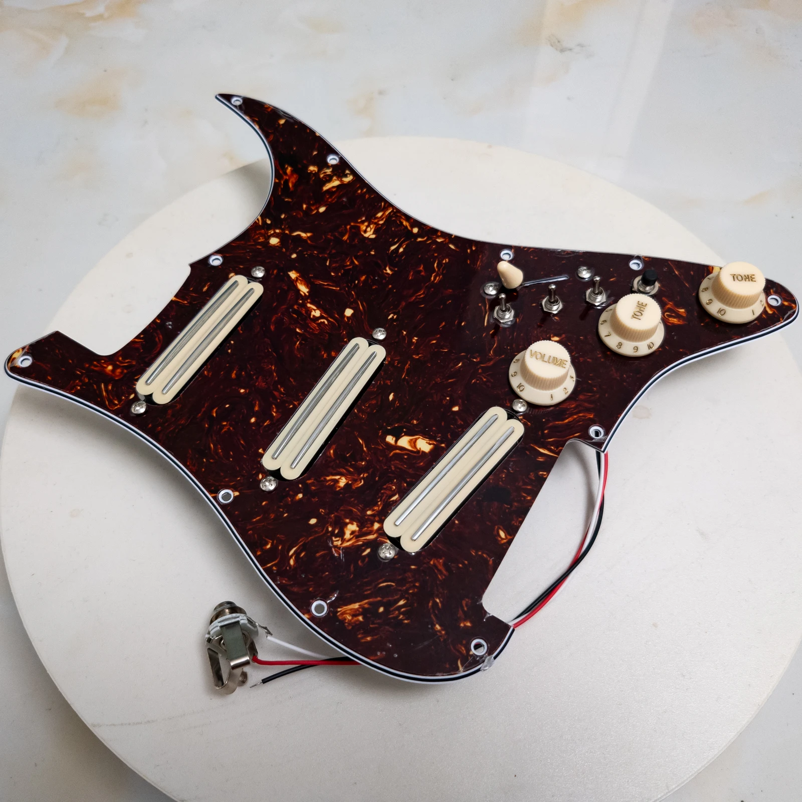 Guitar Prewired Loaded Pickguard with Coil Splitting Mini Dual Rail Humbuckers Pickups Set for ST SSS Style Guitar
Guitar Prewired Loaded Pickguard with Coil Splitting Mini Dual Rail Humbuckers Pickups Set for ST SSS Style Guitar