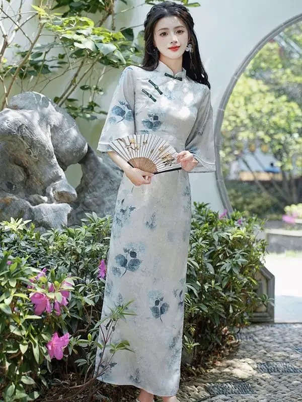 Traditional Chinese Women Clothing Stand Up Collar Long Sleeves Floral Print Improved Modern Cheongsam Elegant Evening Dresses
Traditional Chinese Women Clothing Stand Up Collar Long Sleeves Floral Print Improved Modern Cheongsam Elegant Evening Dresses
