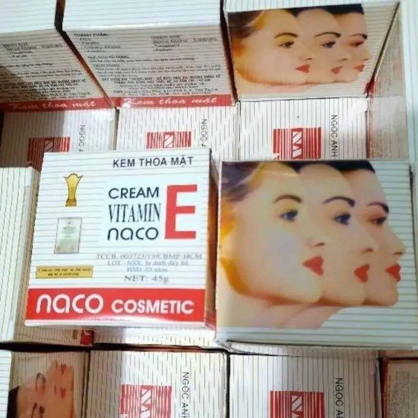 Vietnamese Vitamin E Nourishing face Cream Kem naco 3 mat 45g
Vietnamese Vitamin E Nourishing face Cream Kem naco 3 mat 45g