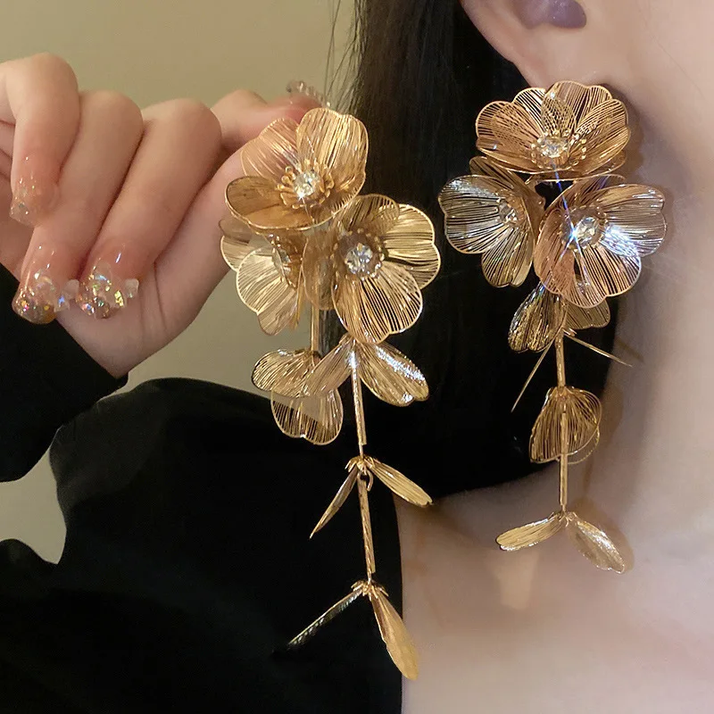 FTCY Bohemian Flower Tassel Earrings for Women Vintage Gold Color Exaggerated Hanging Earring Party Jewelry Gift
FTCY Bohemian Flower Tassel Earrings for Women Vintage Gold Color Exaggerated Hanging Earring Party Jewelry Gift
