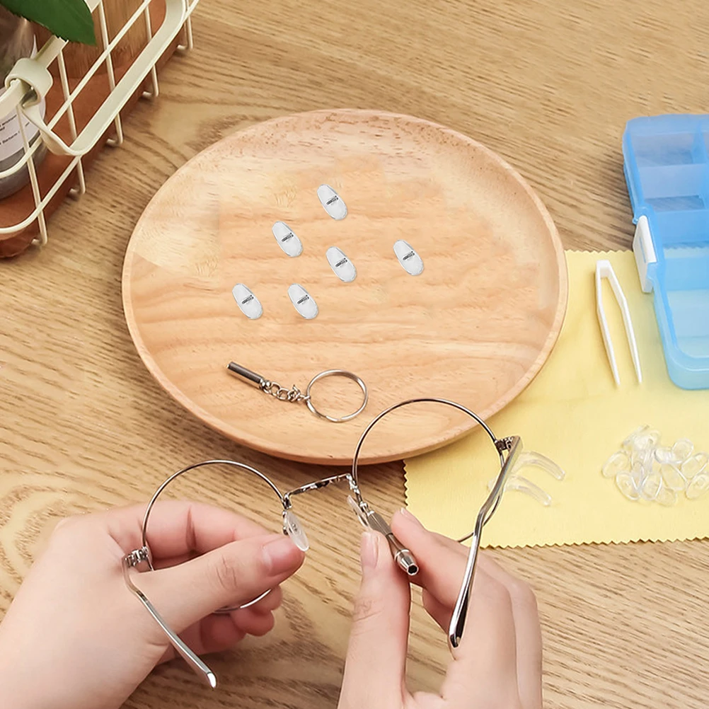 Glasses Repair Screw Kit 2 Sets Eyeglasses Maintenance Tool Nose Pads Watch Repair Durable Practical Glasses Screw Set
Glasses Repair Screw Kit 2 Sets Eyeglasses Maintenance Tool Nose Pads Watch Repair Durable Practical Glasses Screw Set