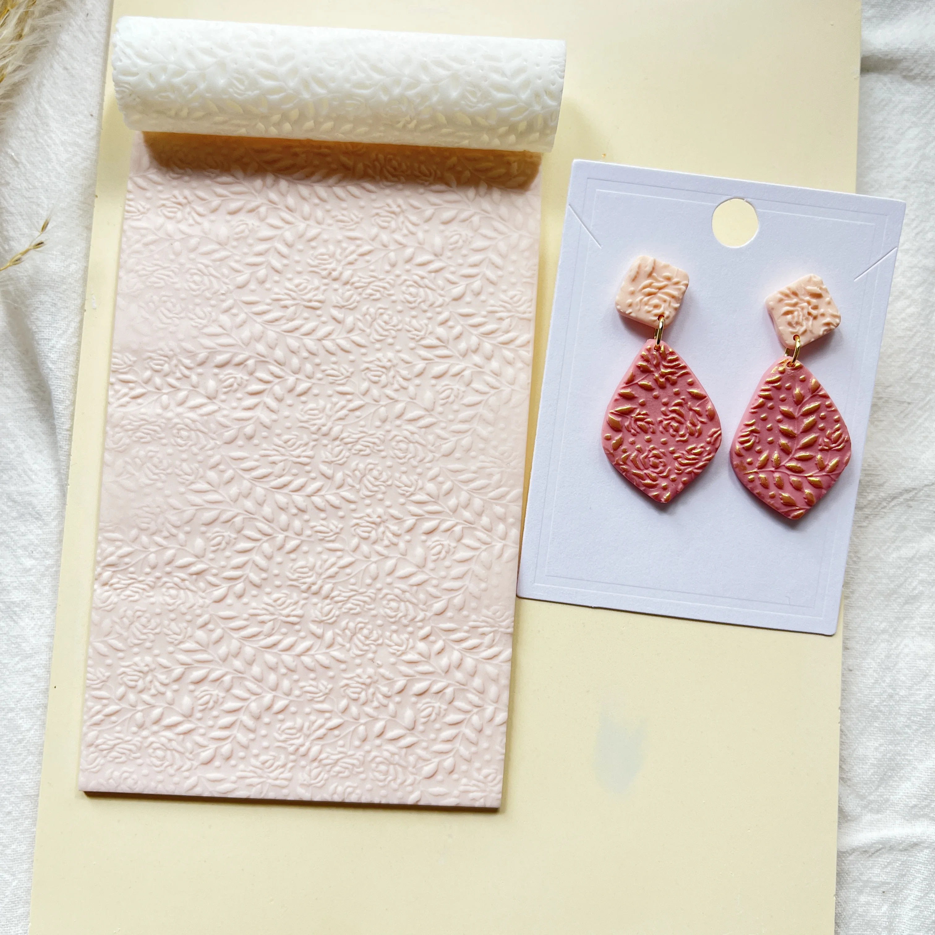 Microleaved Rose Flower Texture Roller Polymer Clay Tool Hand Roller Clay Texture Tool Jewelry Tool Flower texture Plant texture
Microleaved Rose Flower Texture Roller Polymer Clay Tool Hand Roller Clay Texture Tool Jewelry Tool Flower texture Plant texture