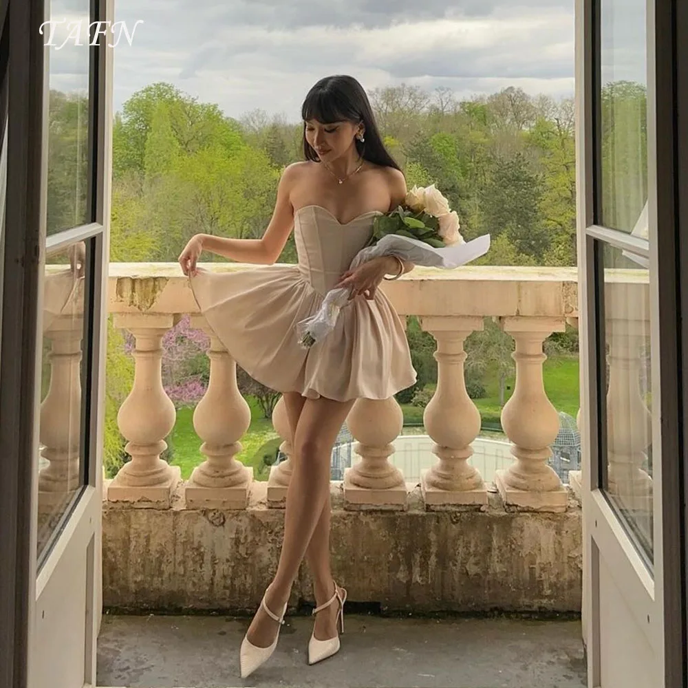 TAFN Simple Retro Prom Dresses A-line Sleeveless Sweetheart Collar Evening Dresses Vintage Strapless Mini Lace-up Party Dress
TAFN Simple Retro Prom Dresses A-line Sleeveless Sweetheart Collar Evening Dresses Vintage Strapless Mini Lace-up Party Dress