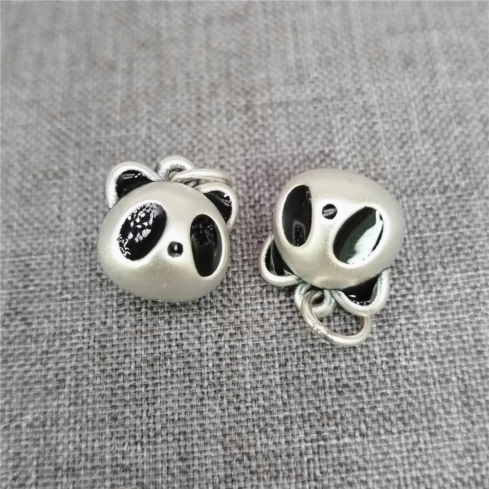 2pcs of 990 Fine Silver Hollow Panda Charms Sterling Silver Cute Animal Pendant for Bracelet
2pcs of 990 Fine Silver Hollow Panda Charms Sterling Silver Cute Animal Pendant for Bracelet