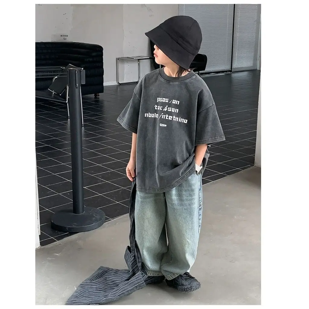 2025 Handsome Washed Old Pure Cotton Short Sleeved T-shirt for Boys Summer Letter Printed New Style Internet Famous Top
2025 Handsome Washed Old Pure Cotton Short Sleeved T-shirt for Boys Summer Letter Printed New Style Internet Famous Top
