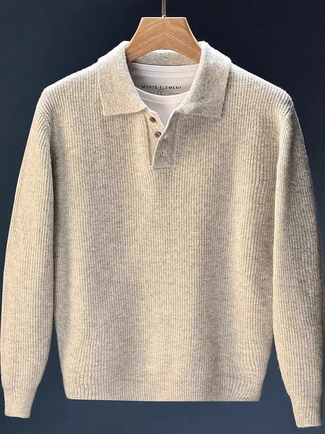 Мужской свободный повседневный вязаный свитер с отложным воротником, мягкий, однотонный, с длинным рукавом, теплый, осенне-зимняя новинка
Мужской свободный повседневный вязаный свитер с отложным воротником, мягкий, однотонный, с длинным рукавом, теплый, осенне-зимняя новинка