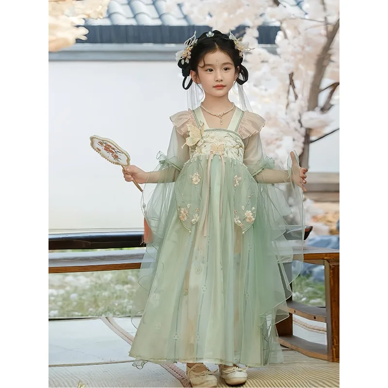 Girls' summer green Hanfu, Chinese style super fairy style Tang dress, ancient dress
Girls' summer green Hanfu, Chinese style super fairy style Tang dress, ancient dress