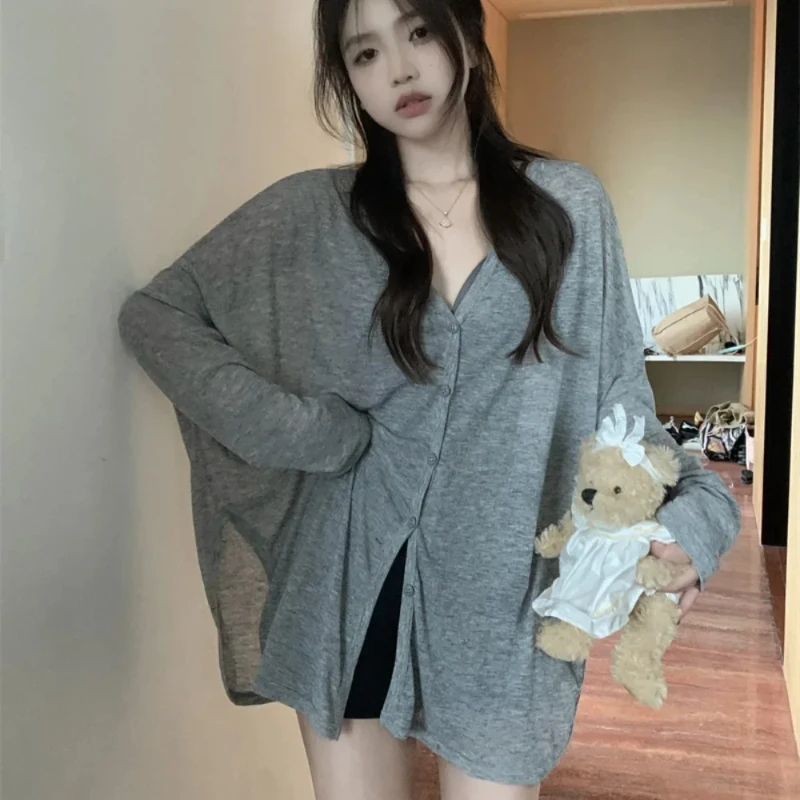 Женский кардиган с v-образным вырезом, однобортный, легкий, свободный, с напуском, стильный, темпераментный, усовершенствованный, солнцезащитный, универсальные топы
Женский кардиган с v-образным вырезом, однобортный, легкий, свободный, с напуском, стильный, темпераментный, усовершенствованный, солнцезащитный, универсальные топы