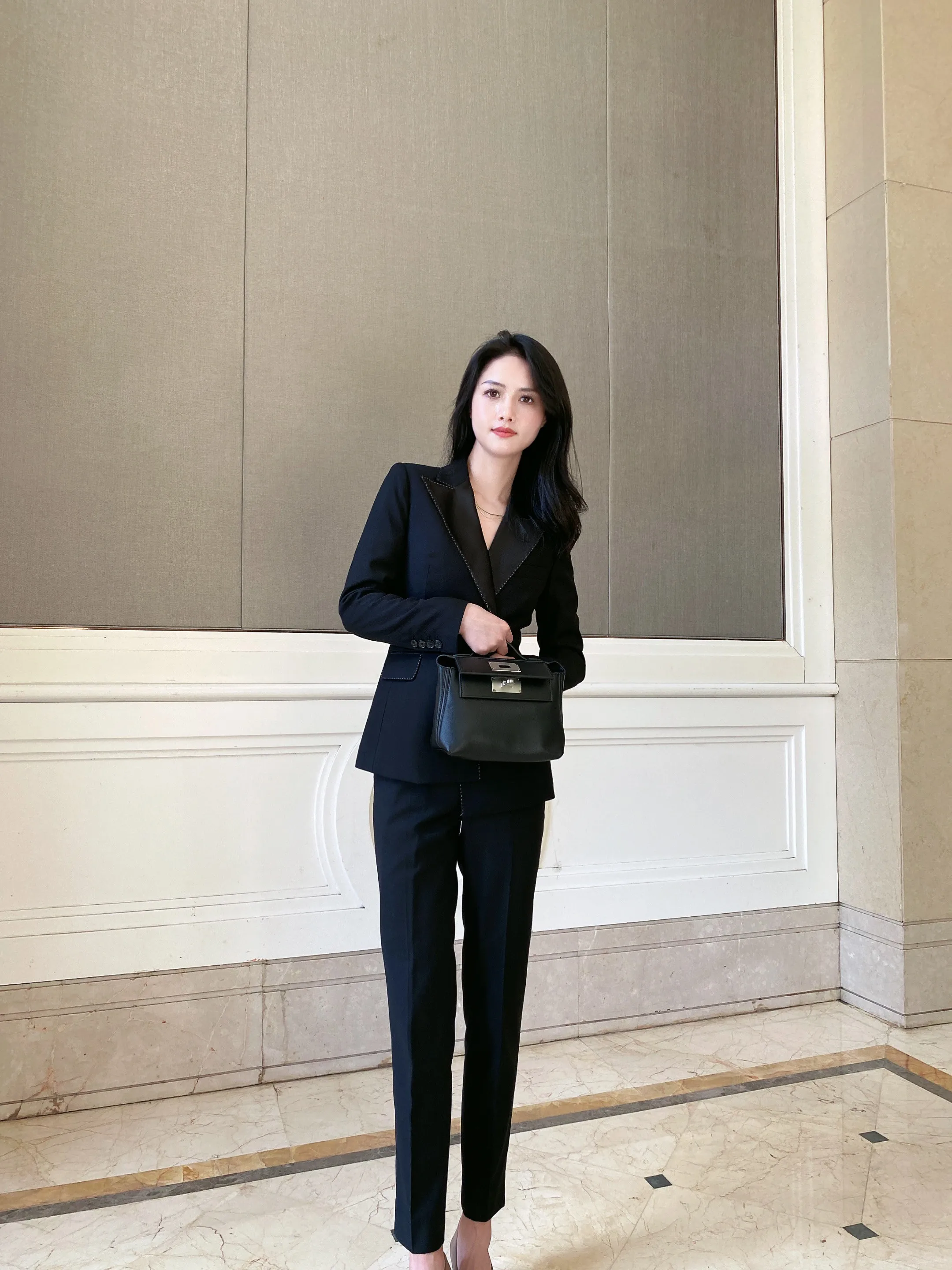 New Bla Spliced White Line Double Row One Button Suit Set Original Design Long Sve Regular Length Women's Premium Faion
New Bla Spliced White Line Double Row One Button Suit Set Original Design Long Sve Regular Length Women's Premium Faion