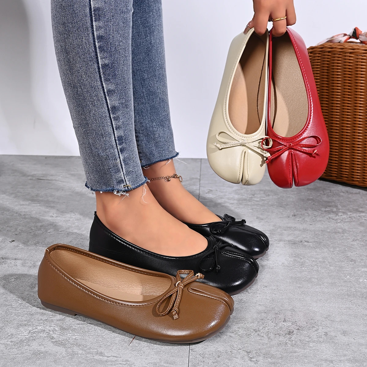 Spring Autumn Women Split Toe Leather Ballet Flats Shoes Bow Decor Slip on Non-Slip Sole Casual Daily Shoes
Spring Autumn Women Split Toe Leather Ballet Flats Shoes Bow Decor Slip on Non-Slip Sole Casual Daily Shoes