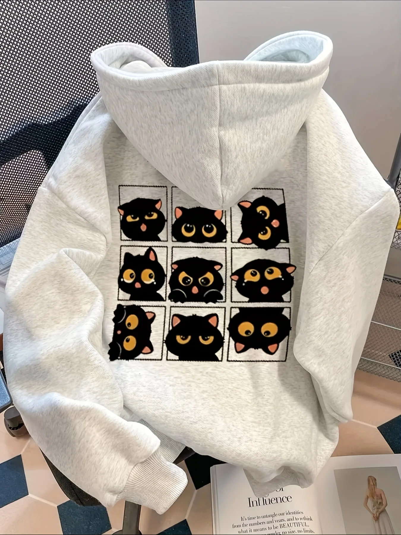 Women's chic cartoon cat print hooded sweatshirt casual polyester knitted fabric autumn and winter hooded collar
Women's chic cartoon cat print hooded sweatshirt casual polyester knitted fabric autumn and winter hooded collar