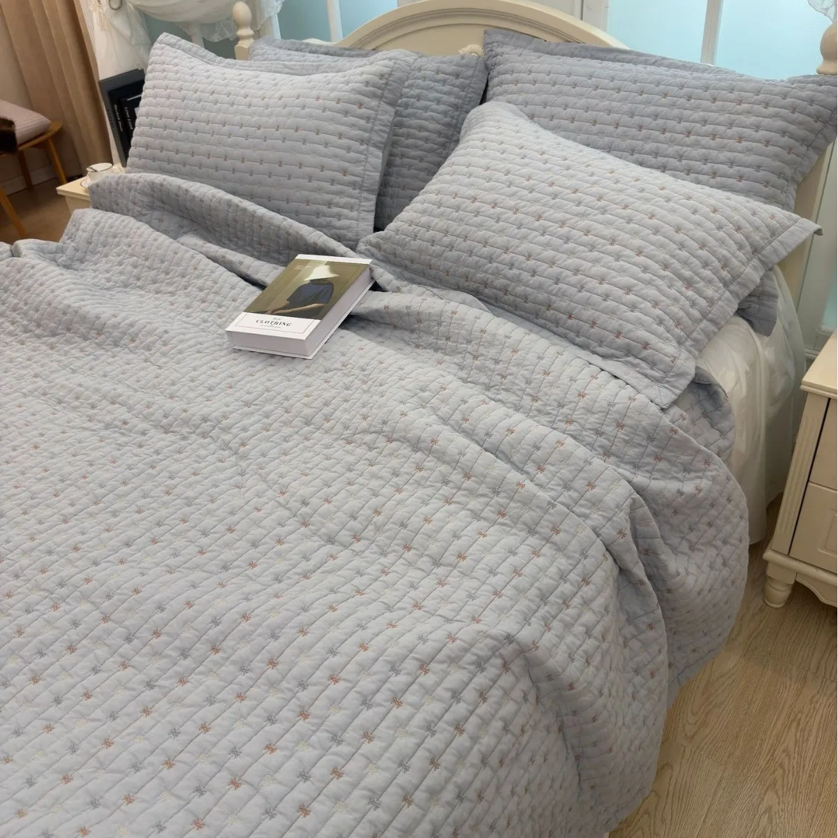 3PCS 100% Cotton Quilt Set Queen Size - Lightweight Summer Bedspread Coverlet with Embroidery, Quilted Blanket (Year-Round Use)
3PCS 100% Cotton Quilt Set Queen Size - Lightweight Summer Bedspread Coverlet with Embroidery, Quilted Blanket (Year-Round Use)