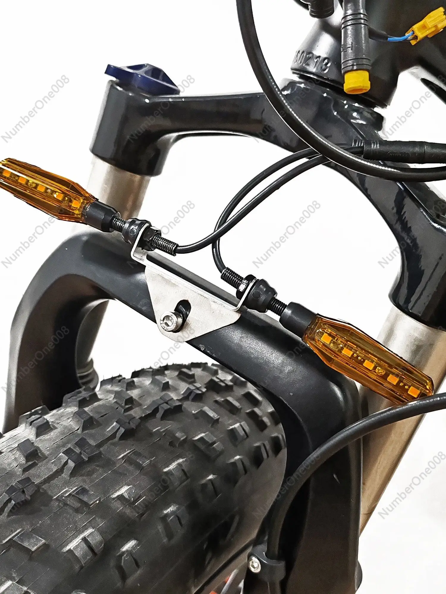 IGO-E Ebike комплект указателей поворота для электрического велосипеда 36 В 48 В 52 В 72 В мигающий водонепроницаемый кабель
IGO-E Ebike комплект указателей поворота для электрического велосипеда 36 В 48 В 52 В 72 В мигающий водонепроницаемый кабель