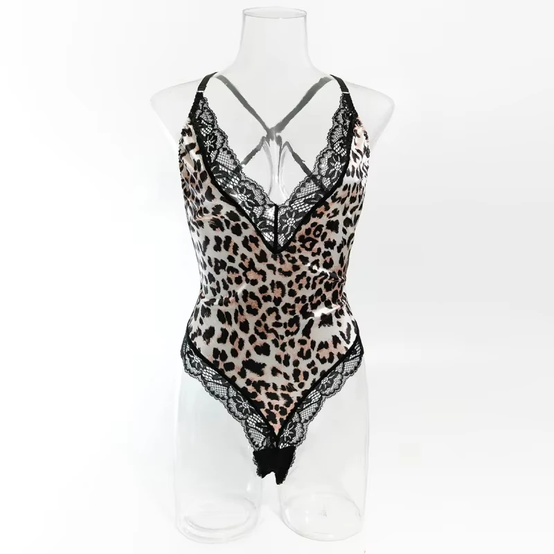 Bikini-style fashionable and sexy sleepwear with leopard print and lace trimVBreast-shaping bodysuit
Bikini-style fashionable and sexy sleepwear with leopard print and lace trimVBreast-shaping bodysuit