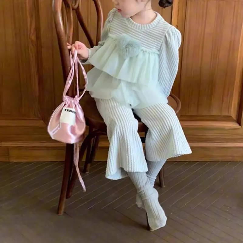 Girls Autumn Set 2024 New Spring and Autumn Children's Princess Style Korean Flared Pants Baby Two-piece Set Casual
Girls Autumn Set 2024 New Spring and Autumn Children's Princess Style Korean Flared Pants Baby Two-piece Set Casual