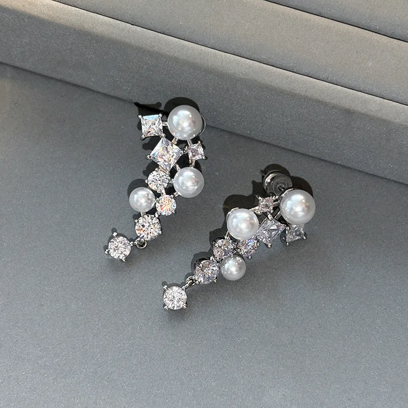 24K Gold-plated Aesthetic Imitation Pearl Cubic Zircon Earring for Women Luxury Trendy Female Ear Accessories Elegant Jewelry
24K Gold-plated Aesthetic Imitation Pearl Cubic Zircon Earring for Women Luxury Trendy Female Ear Accessories Elegant Jewelry