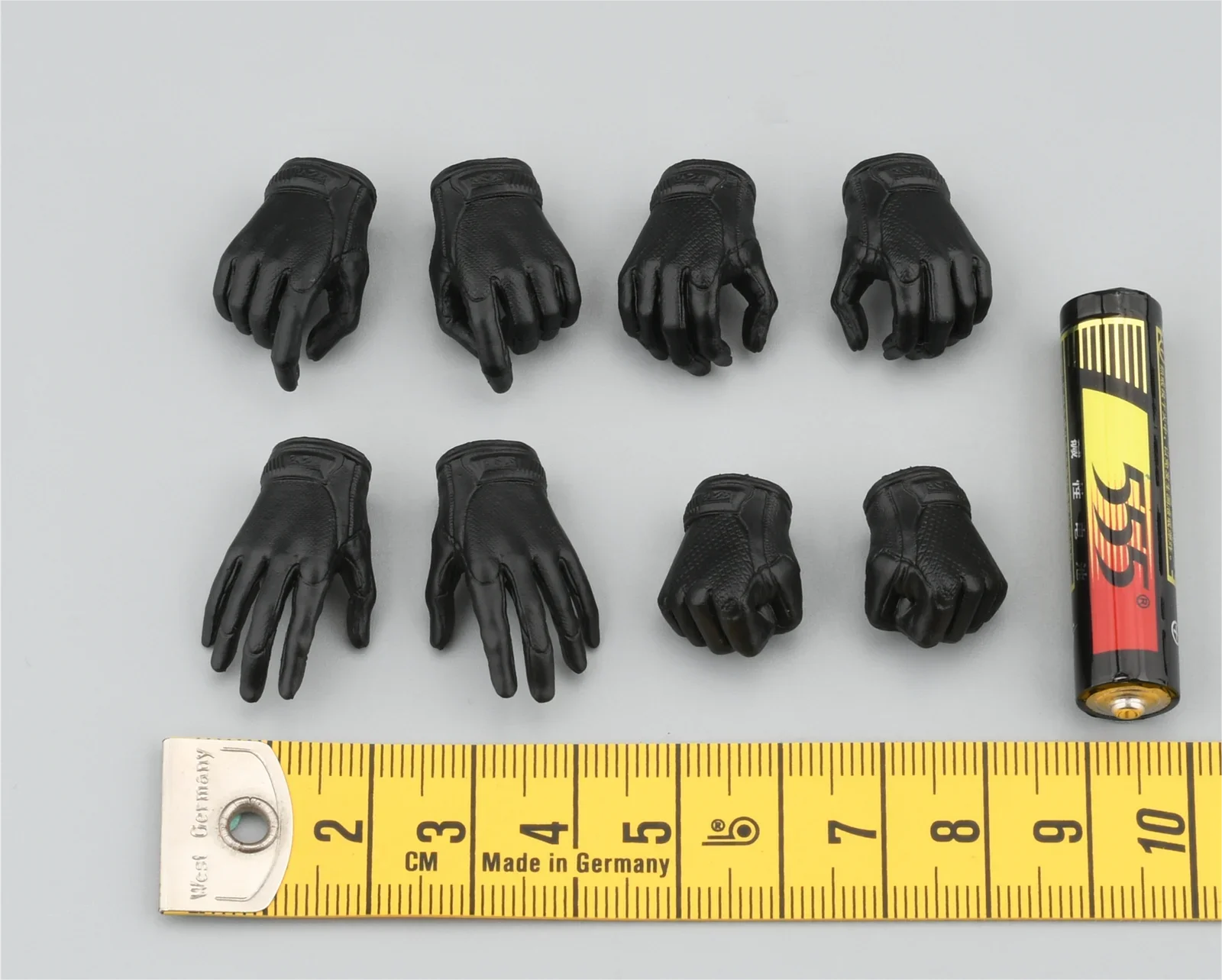 FS 73051 1/6 Scale Female Soldier Glove Hand Shape Model Model for 12'' Action Figure
FS 73051 1/6 Scale Female Soldier Glove Hand Shape Model Model for 12'' Action Figure