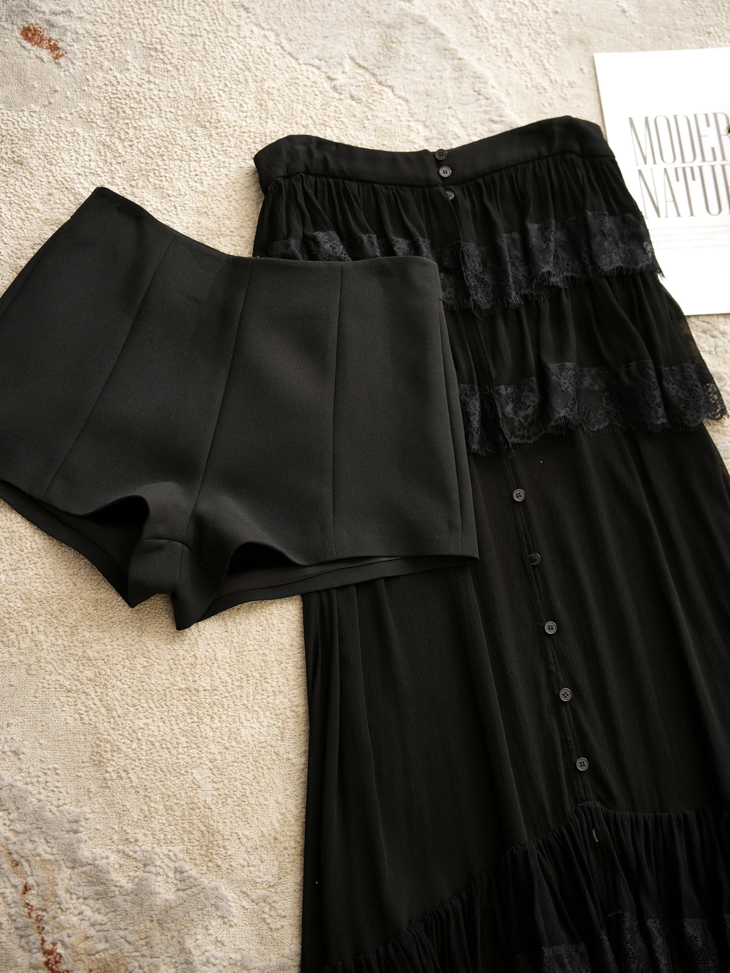 Short Shorts Two-Piece Set Women's Celebrity Offspring Light Cool Layered Cake Skirt Pleated Mesh High Waist Polyest...
Short Shorts Two-Piece Set Women's Celebrity Offspring Light Cool Layered Cake Skirt Pleated Mesh High Waist Polyest...