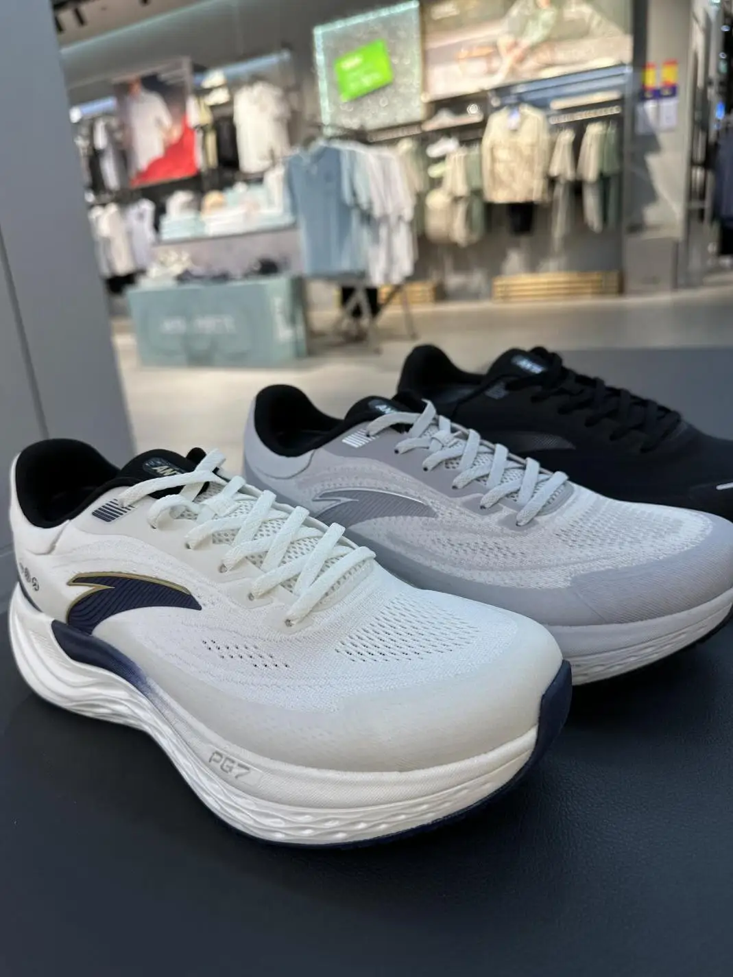 Travel Step PG7 Men's Running oes Breathable Casual Travel Sneakers Midsole Technology Comfortable Sportswear
Travel Step PG7 Men's Running oes Breathable Casual Travel Sneakers Midsole Technology Comfortable Sportswear