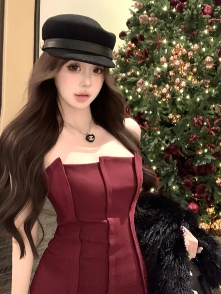 Christmas Special Red Tube Top Irregular Pleated Slim Fit Waist Inward Matching Wrap Chest Commute Style Korean Version Pure ...
Christmas Special Red Tube Top Irregular Pleated Slim Fit Waist Inward Matching Wrap Chest Commute Style Korean Version Pure ...