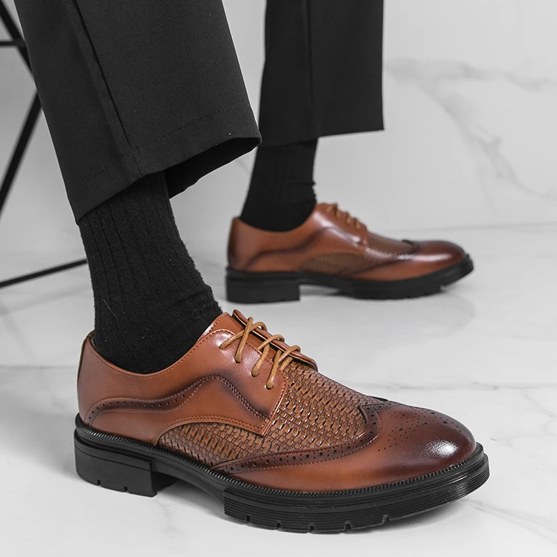 New Men's British Style Lace-Up Casual Shoe with Anti-Slip Low Heel Business Oxford Shoes Comfortable and Trendy Workwear Shoes
New Men's British Style Lace-Up Casual Shoe with Anti-Slip Low Heel Business Oxford Shoes Comfortable and Trendy Workwear Shoes