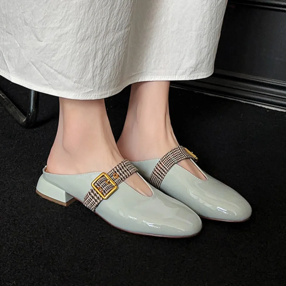 Women Mules 2025 Summer Elegant Round Closed Toe Flat Slippers Female Shoes Casual Leather Black Blue Slides Size 34-39
Women Mules 2025 Summer Elegant Round Closed Toe Flat Slippers Female Shoes Casual Leather Black Blue Slides Size 34-39