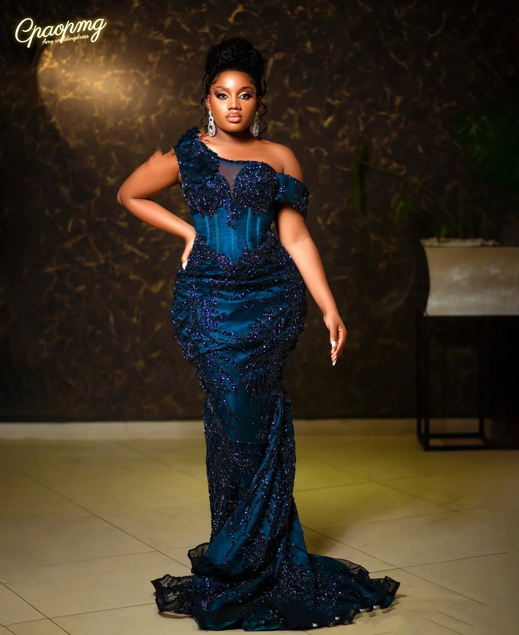 Платье для выпускного вечера по индивидуальному заказу, темно-синее платье русалки на одно плечо, вечерние вечерние платья с аппликацией из бисера, кружевные платья для второго приема
Платье для выпускного вечера по индивидуальному заказу, темно-синее платье русалки на одно плечо, вечерние вечерние платья с аппликацией из бисера, кружевные платья для второго приема