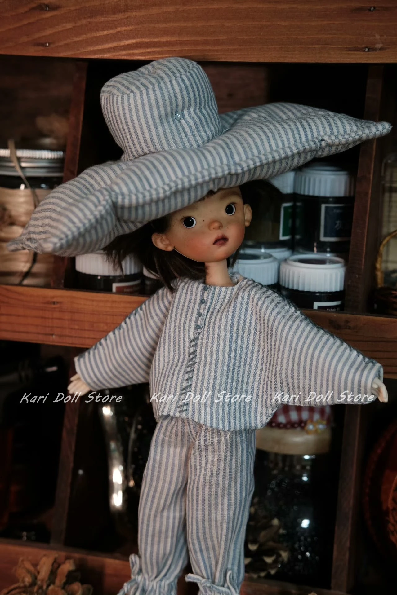 Kari Doll Одежда и юбки 2025 Полосатый комплект из топа и брюк для куклы Landazz Landoudou
Kari Doll Одежда и юбки 2025 Полосатый комплект из топа и брюк для куклы Landazz Landoudou
