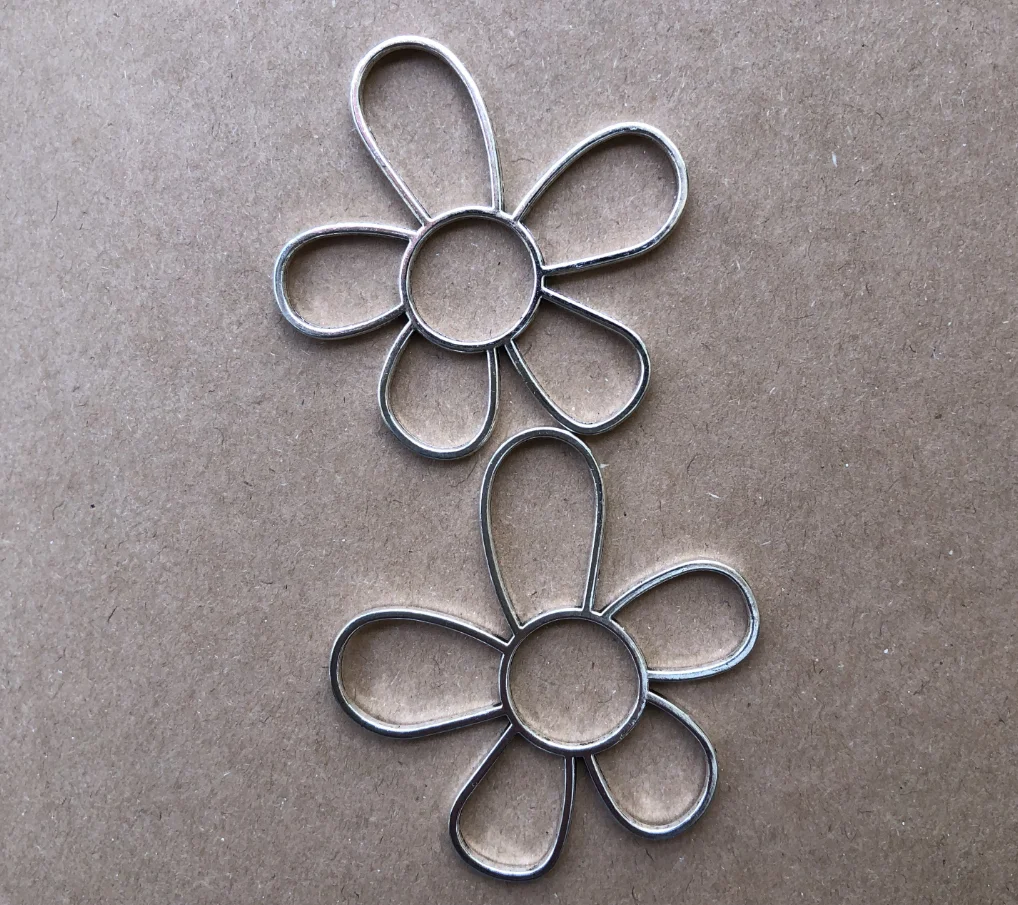 10pcs 48x42mm Zinc alloy metal tibetan silver antiqued gold plated pendant T0197 for jewelry making
10pcs 48x42mm Zinc alloy metal tibetan silver antiqued gold plated pendant T0197 for jewelry making