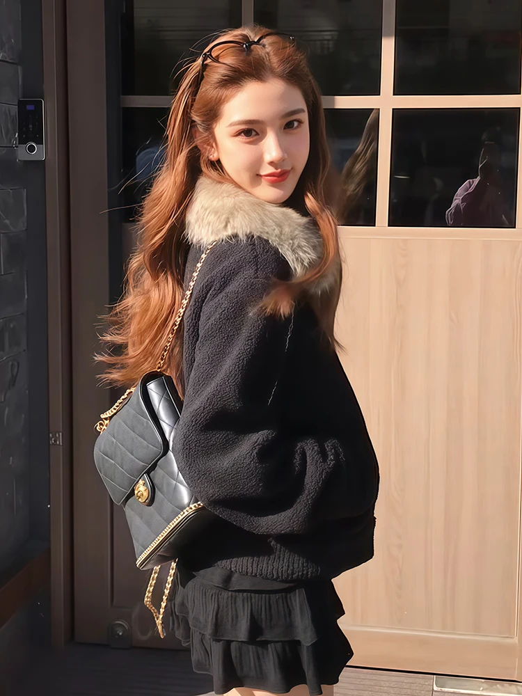 Korean High-End Black Versatile Short Fur Coat Women's Autumn Winter Loose Plush Zipper Jacket with Fur Collar Breathable
Korean High-End Black Versatile Short Fur Coat Women's Autumn Winter Loose Plush Zipper Jacket with Fur Collar Breathable