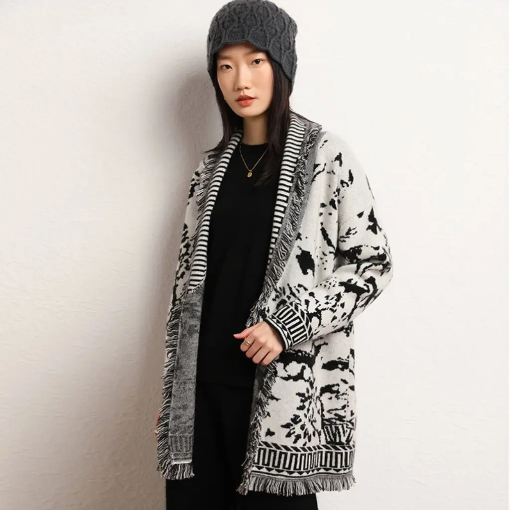 Women's European American Lapel Jacquard Tassel Cardigan Mid-Length Knitted Buttonless Sweater Loose Fit Autumn Winter Outwear
Women's European American Lapel Jacquard Tassel Cardigan Mid-Length Knitted Buttonless Sweater Loose Fit Autumn Winter Outwear
