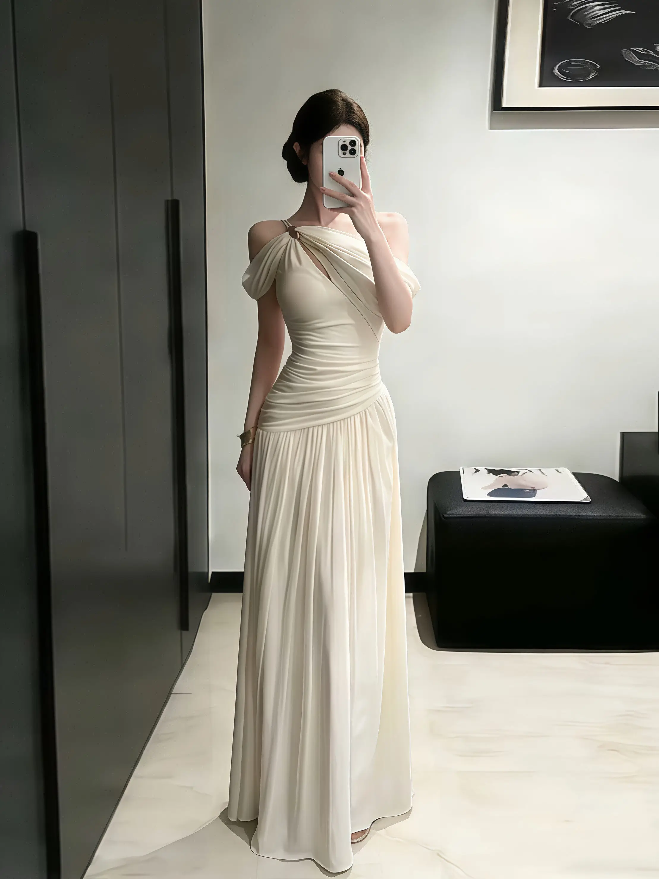 Elegant French Style One Shoulder Wedding Dress for Women Sleeveless Gathered Waist Birthday Skirt Casual A-Line Dress
Elegant French Style One Shoulder Wedding Dress for Women Sleeveless Gathered Waist Birthday Skirt Casual A-Line Dress