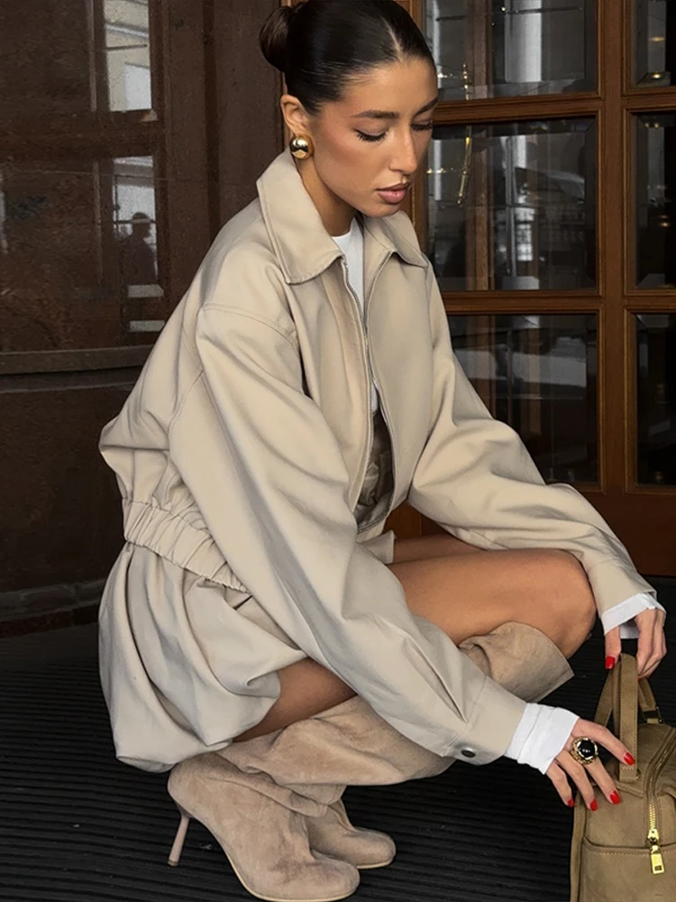 Плиссированные шорты с цветочным бутоном, повседневные универсальные шикарные женские новые комплекты, однотонная куртка, шорты, женский комплект, короткие куртки на молнии с лацканами
Плиссированные шорты с цветочным бутоном, повседневные универсальные шикарные женские новые комплекты, однотонная куртка, шорты, женский комплект, короткие куртки на молнии с лацканами