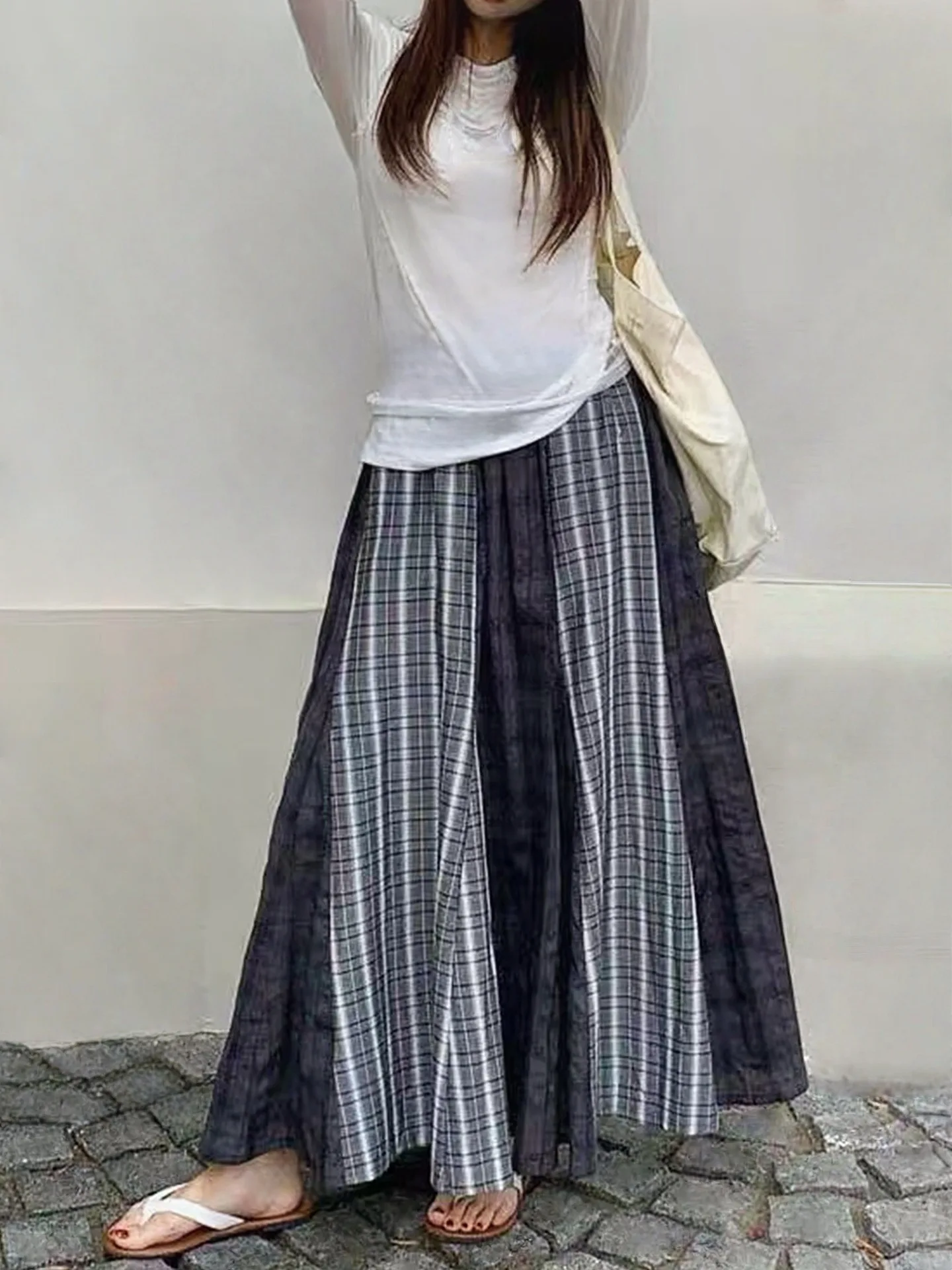 Splicing striped midi skirt for women, autumn high waist slimming, wandering style retro mid length skirt, A-line umbrella skirt 
Splicing striped midi skirt for women, autumn high waist slimming, wandering style retro mid length skirt, A-line umbrella skirt