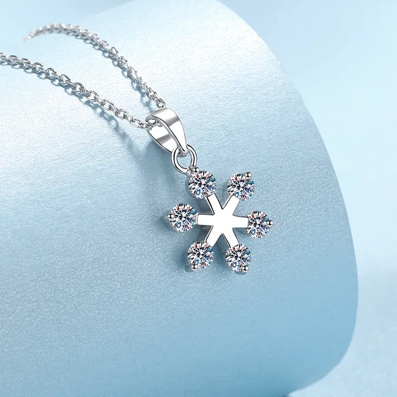 0.6ct Moissanite Platinum Snowflake Necklace Pendant for Women, Simple Versatile Pt950 Ice Necklace Fashion Girlfriend Gift
0.6ct Moissanite Platinum Snowflake Necklace Pendant for Women, Simple Versatile Pt950 Ice Necklace Fashion Girlfriend Gift